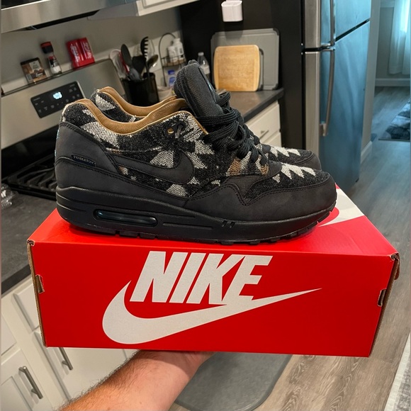 🔥Nike Air Max 1 Qs🔥 - Picture 3 of 16